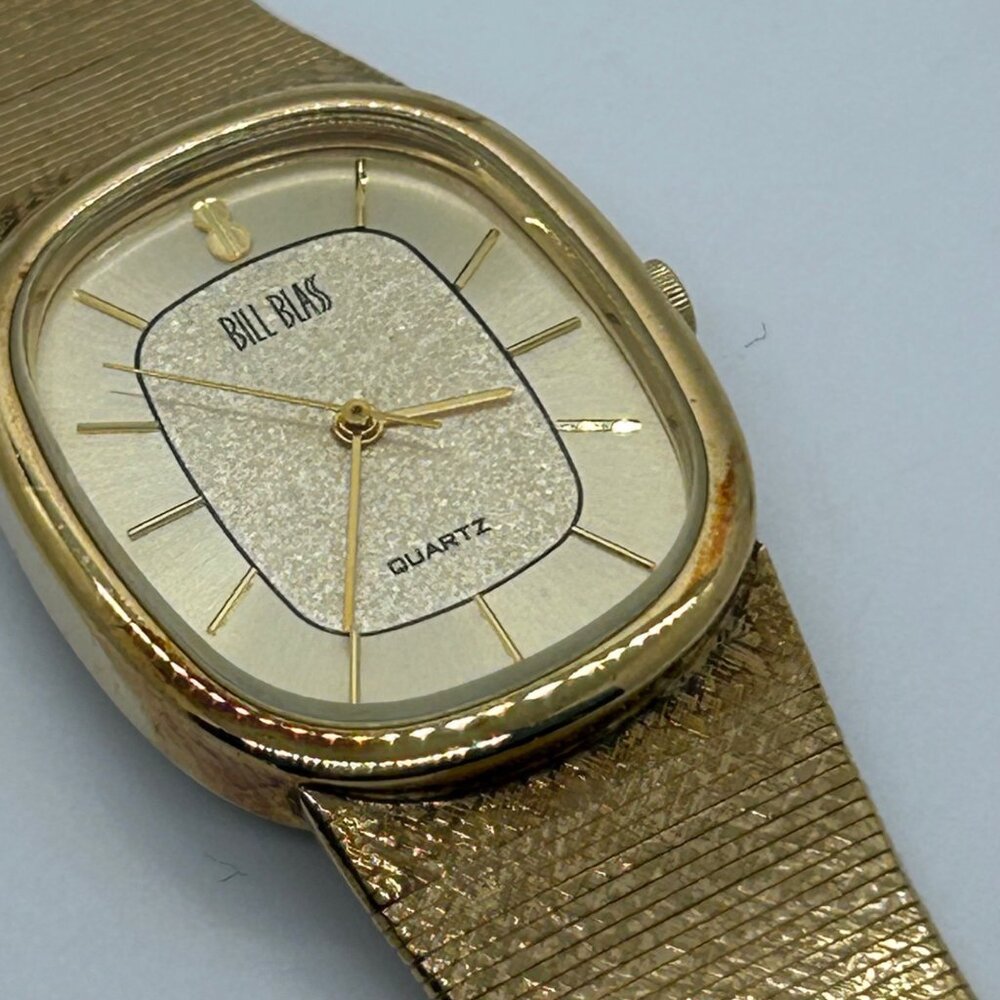 Bill Blass Vintage Quartz Watch Gold-ToneTextured Dial Retro 90s Working READ - Picture 2 of 16